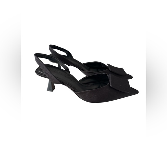 Gianni Bini Black Pointed Toe Slingback Heels - Picture 2 of 3